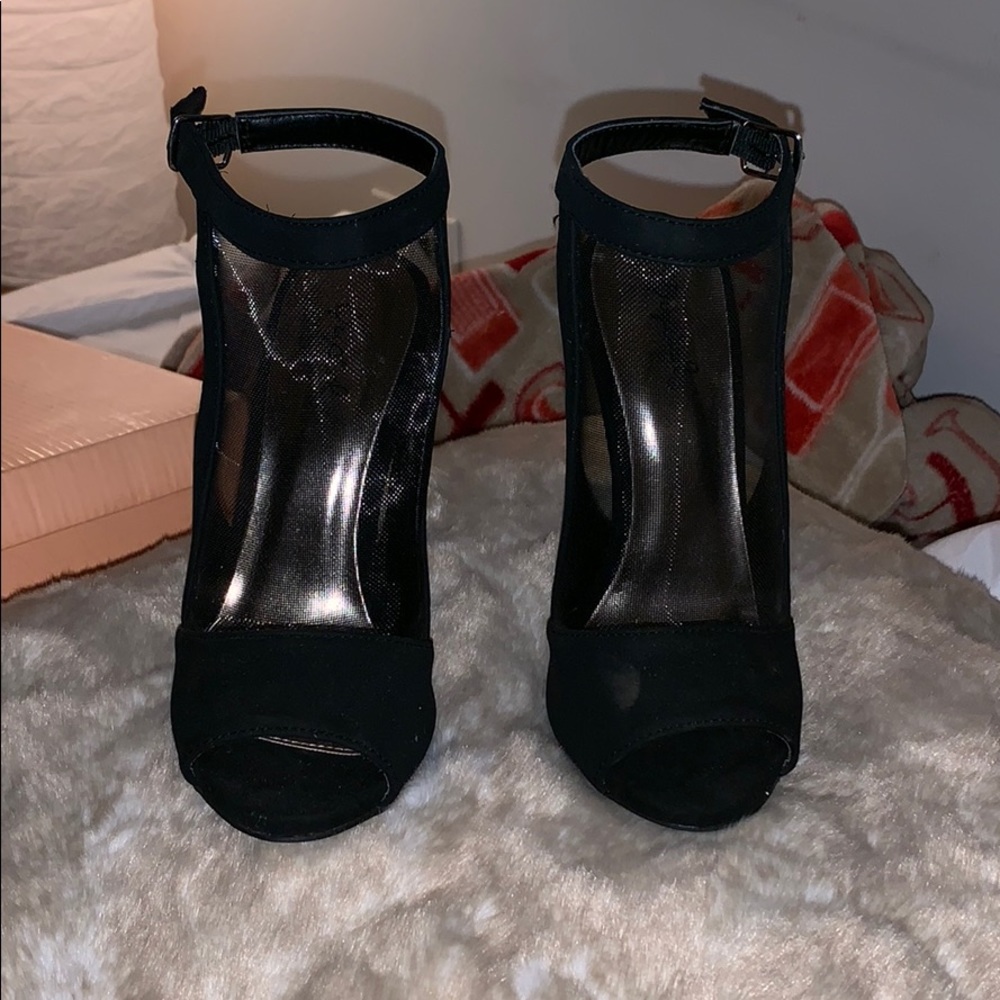Black heel